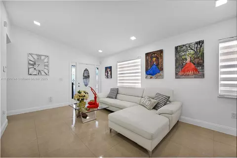 3135 W 72nd Ter, Hialeah, FL 33018 photo 7