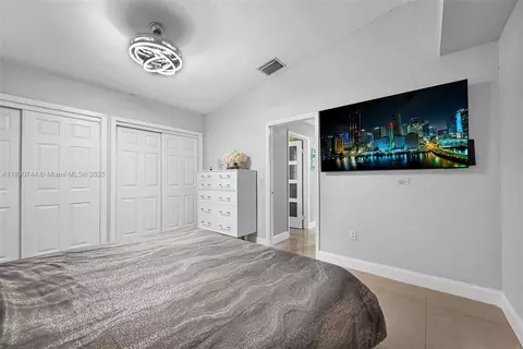 3135 W 72nd Ter, Hialeah, FL 33018 photo 25