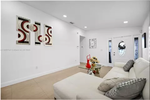 3135 W 72nd Ter, Hialeah, FL 33018 photo 8