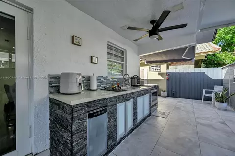 3135 W 72nd Ter, Hialeah, FL 33018 photo 41
