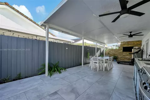 3135 W 72nd Ter, Hialeah, FL 33018 photo 46