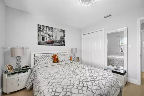 3135 W 72nd Ter, Hialeah, FL 33018 photo 34