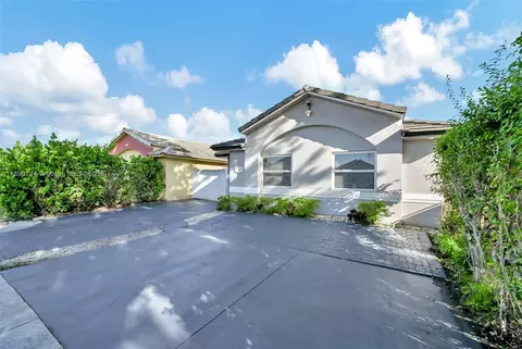 3135 W 72nd Ter, Hialeah, FL 33018 photo 3
