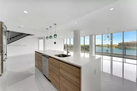 6620 Indian Creek Dr #PH711, Miami Beach, FL 33141