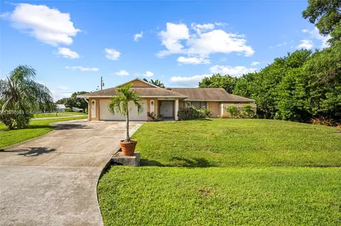 515 SE Nome Dr, Port Saint Lucie, FL 34984