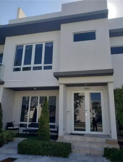 6422 NW 105th Pl, Doral, FL 33178