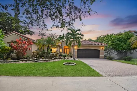 523 Stonemont Dr, Weston, FL 33326