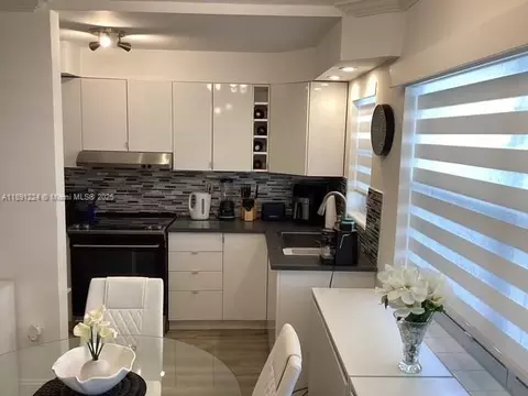 3133 S Ocean Dr #118, Hallandale Beach, FL 33009