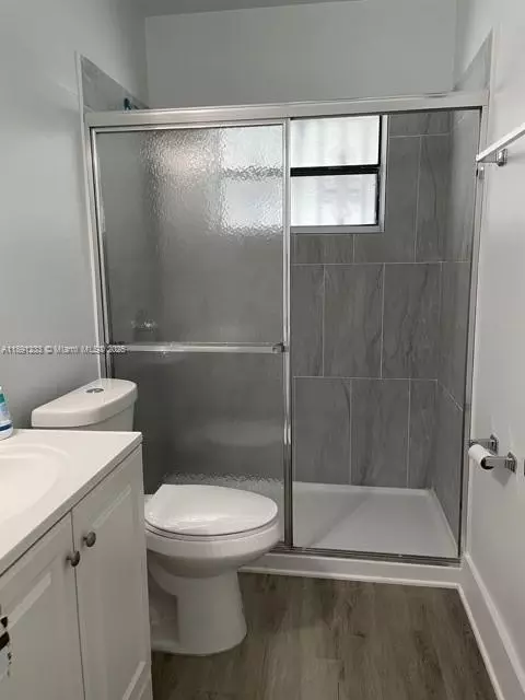 Bath - 3831 W 4th Ct, Hialeah, FL 33012 photo 1 of 1