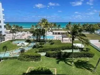 5005 Collins Ave #411, Miami Beach, FL 33140