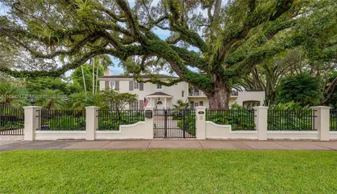 1036 S Greenway Dr, Coral Gables, FL 33134