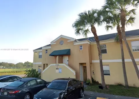 2421 NW 56th Ave #2-102, Lauderhill, FL 33313