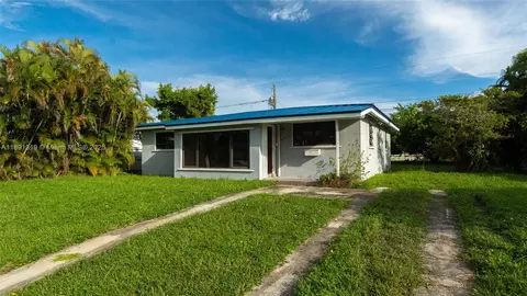9700 Haitian Dr, Cutler Bay, FL 33189
