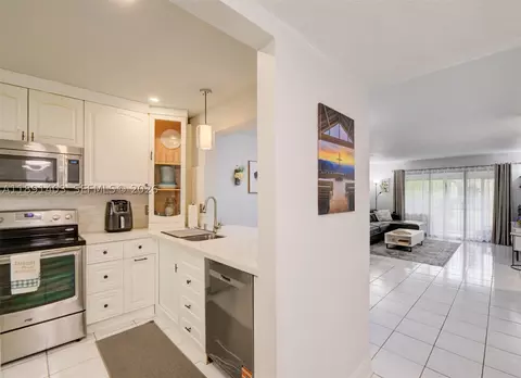 4249 S Carambola Cir S #2698, Coconut Creek, FL 33066