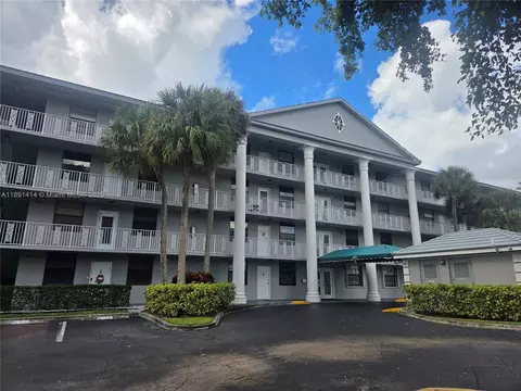 1530 Whitehall Dr #405, Davie, FL 33324