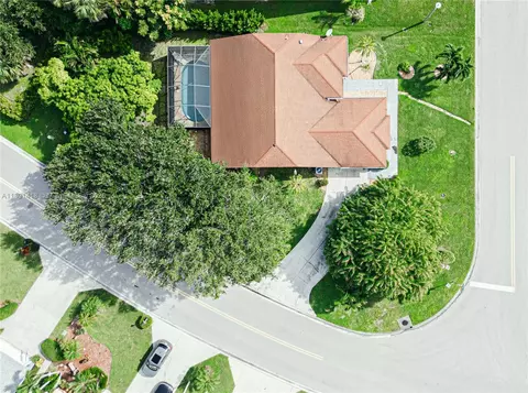 6631 Middlesex Pl, Naples, FL 34104 photo 1