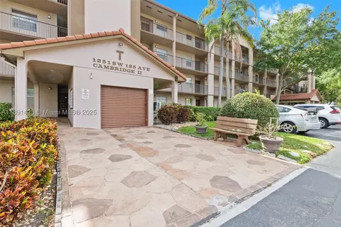 1251 SW 125th Ave #211T, Pembroke Pines, FL 33027