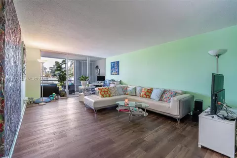 6923 Cypress Rd #C12, Plantation, FL 33317