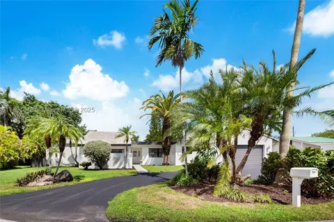 8345 SW 168th Ter, Palmetto Bay, FL 33157