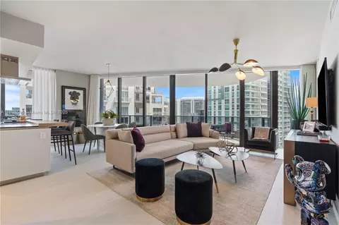 1000 Brickell Plz #3401, Miami, FL 33131