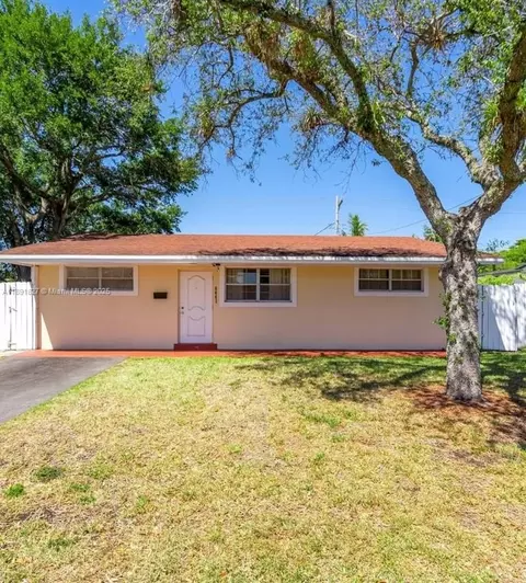 6441 Allen St, Hollywood, FL 33024