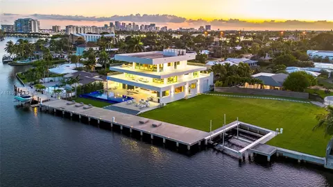 2131 NE 15th St, Fort Lauderdale, FL 33304