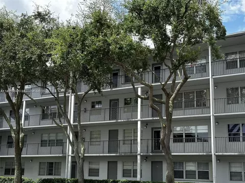 400 SW 134th Way #406F, Pembroke Pines, FL 33027