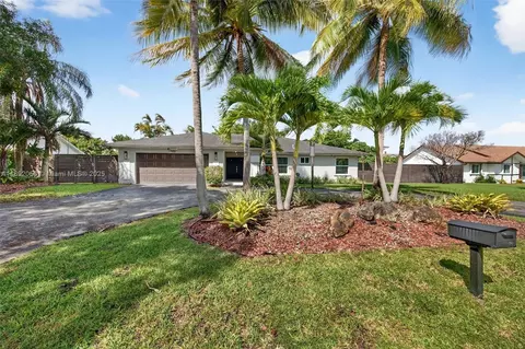 17500 SW 93rd Pl, Palmetto Bay, FL 33157