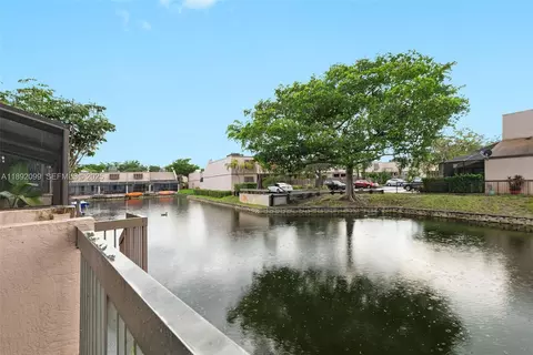 1178 NW 122nd Ter, Pembroke Pines, FL 33026