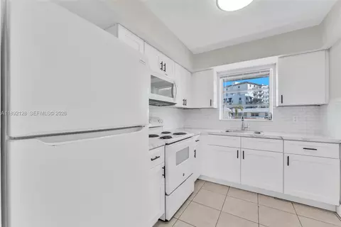 7330 SW 82nd St #B218, Miami, FL 33143