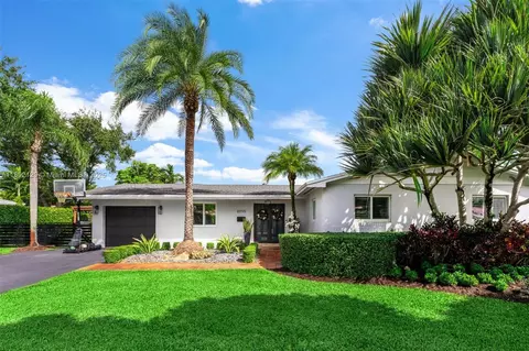 8995 SW 83rd St, Miami, FL 33173