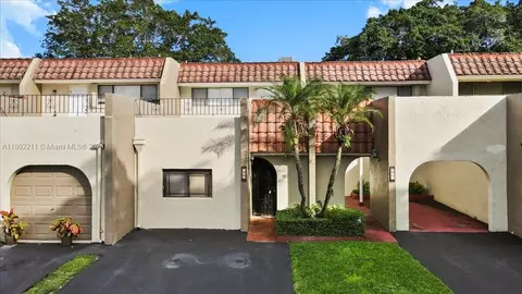 281 Jacaranda Dr #13, Plantation, FL 33324