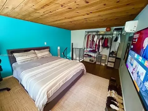 Bedroom - 6437 Lemon Tree Ln, Miami Lakes, FL 33014 photo 1 of 3