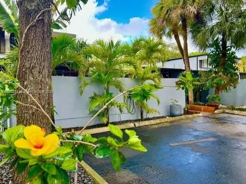 Exterior - 6437 Lemon Tree Ln, Miami Lakes, FL 33014 photo 2 of 4
