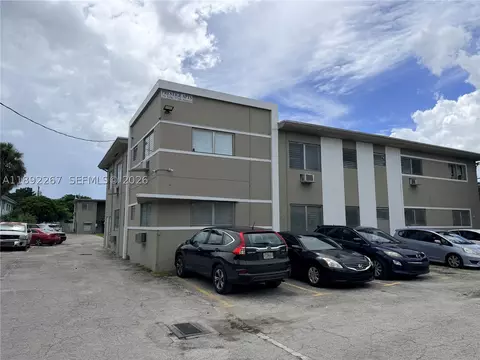 70 NW 77th St #11, Miami, FL 33150