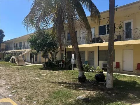 70 NW 77th St #11, Miami, FL 33150