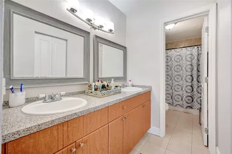 1831 W 72nd Pl, Hialeah, FL 33014 photo 23