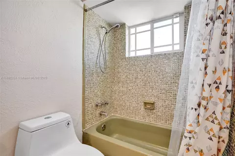 1831 W 72nd Pl, Hialeah, FL 33014 photo 31