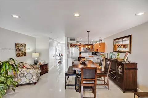 1831 W 72nd Pl, Hialeah, FL 33014 photo 8