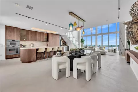 888 Biscayne Blvd #PH 5704, Miami, FL 33132