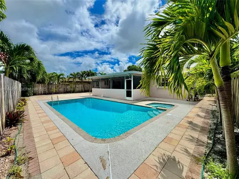 Exterior - 6875 NW 1st Ct, Margate, FL 33063 photo 2 of 11