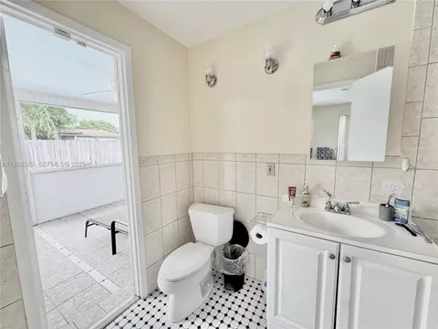 Bath - 6875 NW 1st Ct, Margate, FL 33063 photo 1 of 3