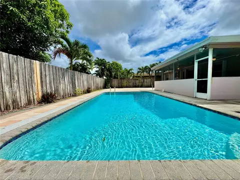 Exterior - 6875 NW 1st Ct, Margate, FL 33063 photo 6 of 11