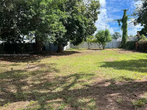 10421 NW 33rd Ave, Miami, FL 33147