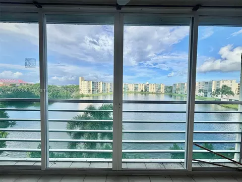 141 SE 3rd Ave #402, Dania Beach, FL 33004