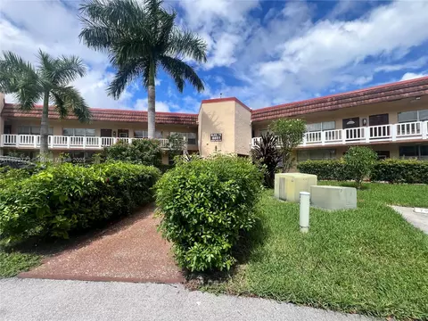 8851 Sunrise Lakes Blvd #109, Sunrise, FL 33322