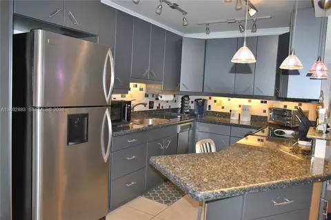 Kitchen - 2011 Cornwall #A, Boca Raton, FL 33434 photo 2 of 3