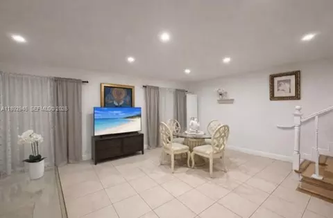 1350 W 53rd St #24, Hialeah, FL 33012
