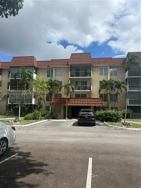 4166 Inverrary Dr #203, Lauderhill, FL 33319