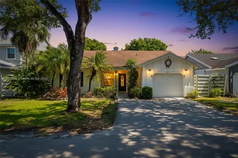 14301 SW 146th Ter, Miami, FL 33186